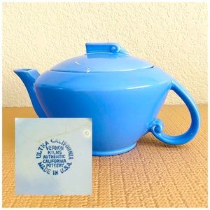 Vintage Vernon Kilns Ultra CA teapot, aster, Jane Bennison design [DAMAGED]